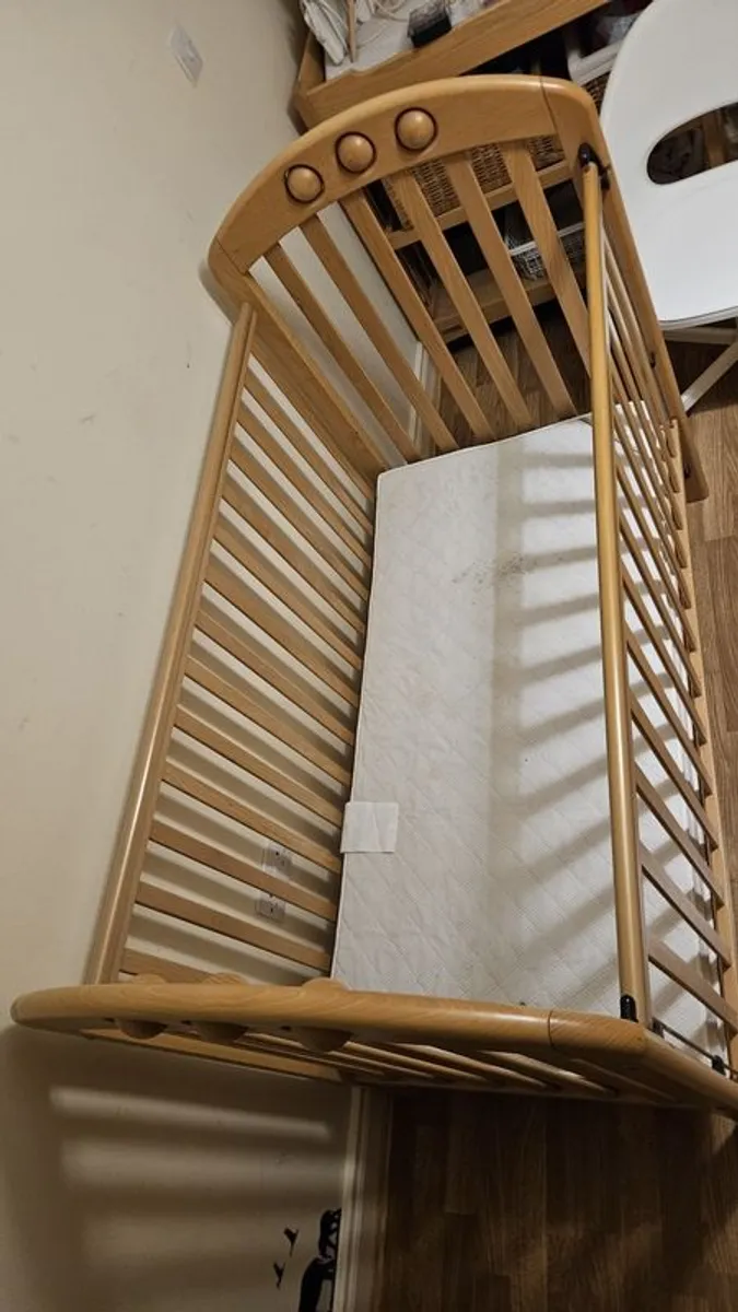 Mamas & Papas - baby bed and changing table-together - Image 3