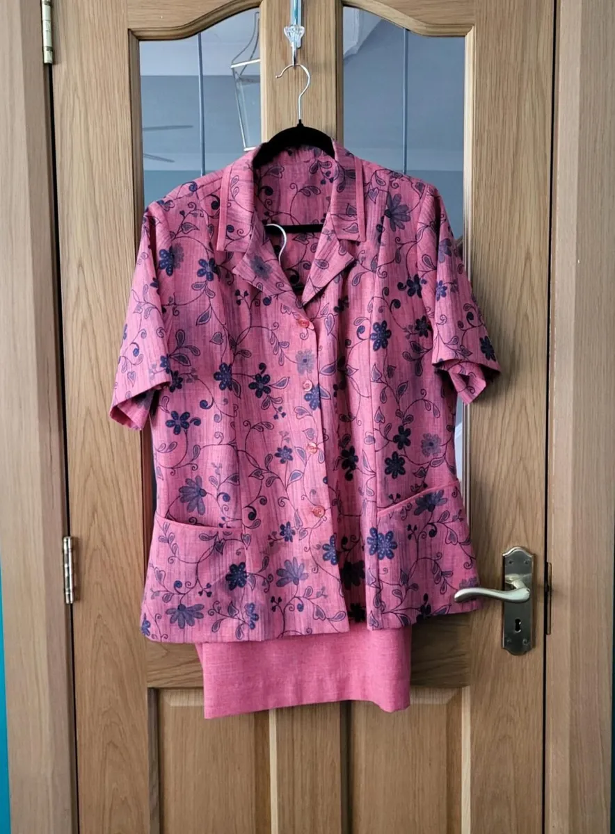 Pink occasion suit, Size 20 - Image 1