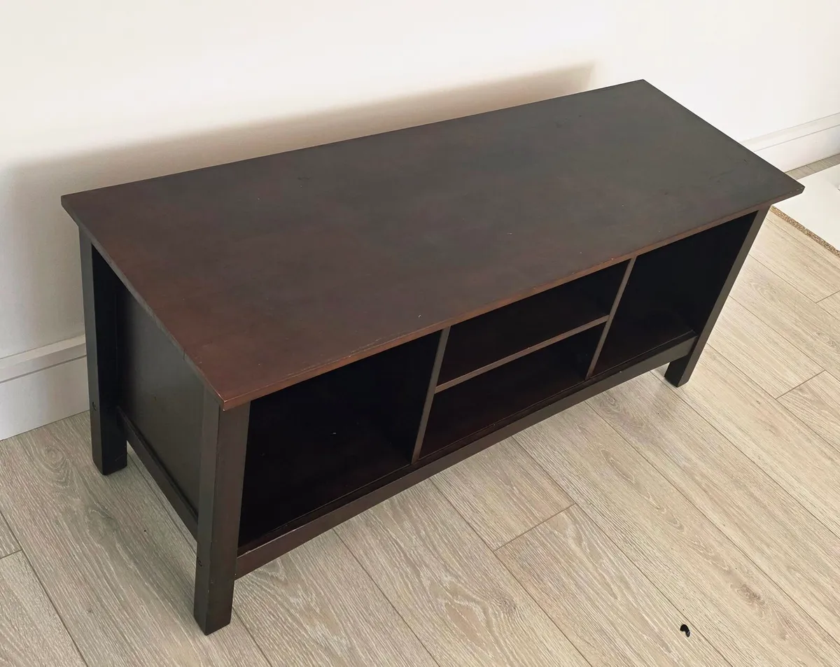TV stand - Image 1