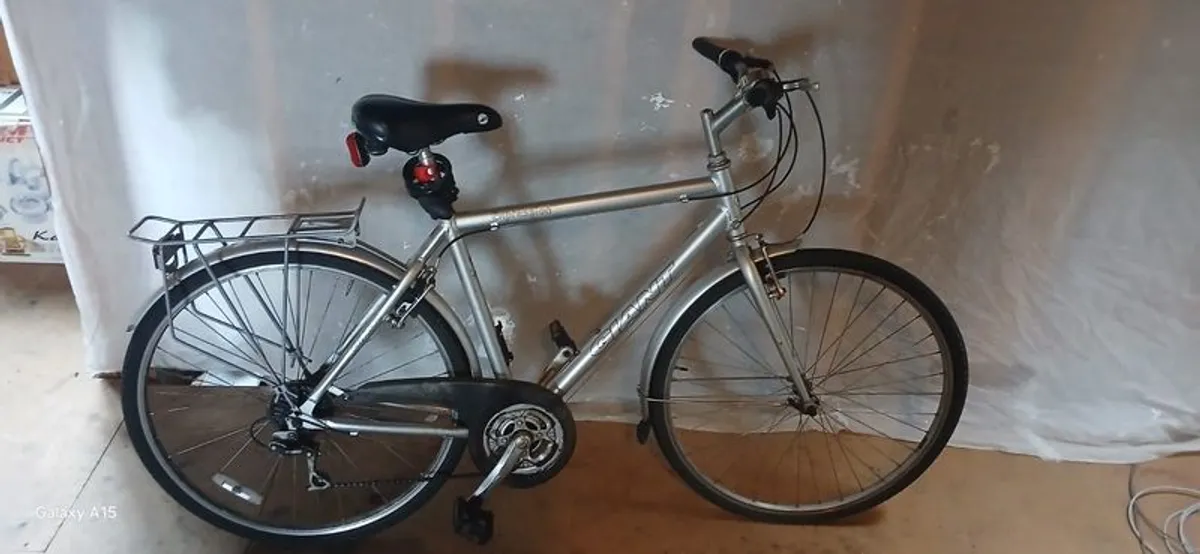 Two 27" road bikes - Image 1