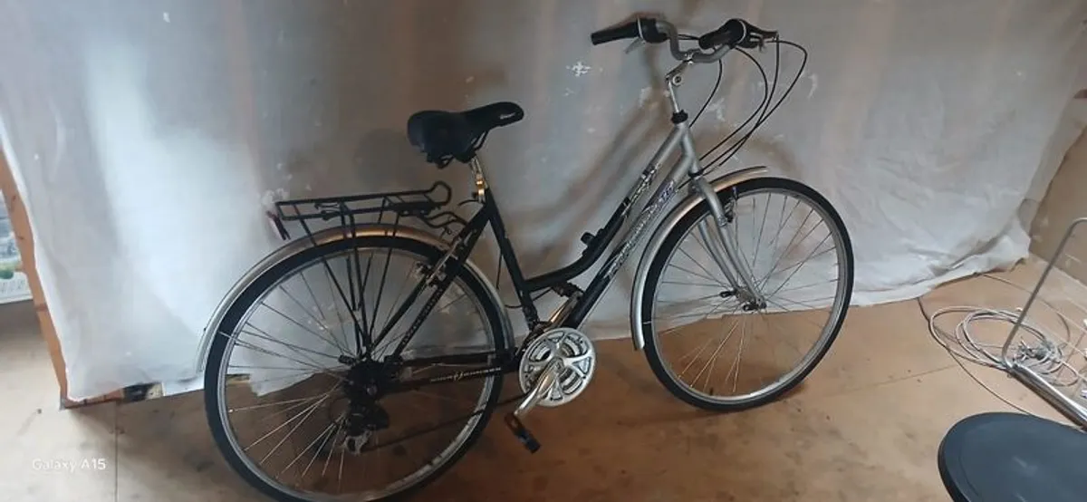 Two 27" road bikes - Image 2