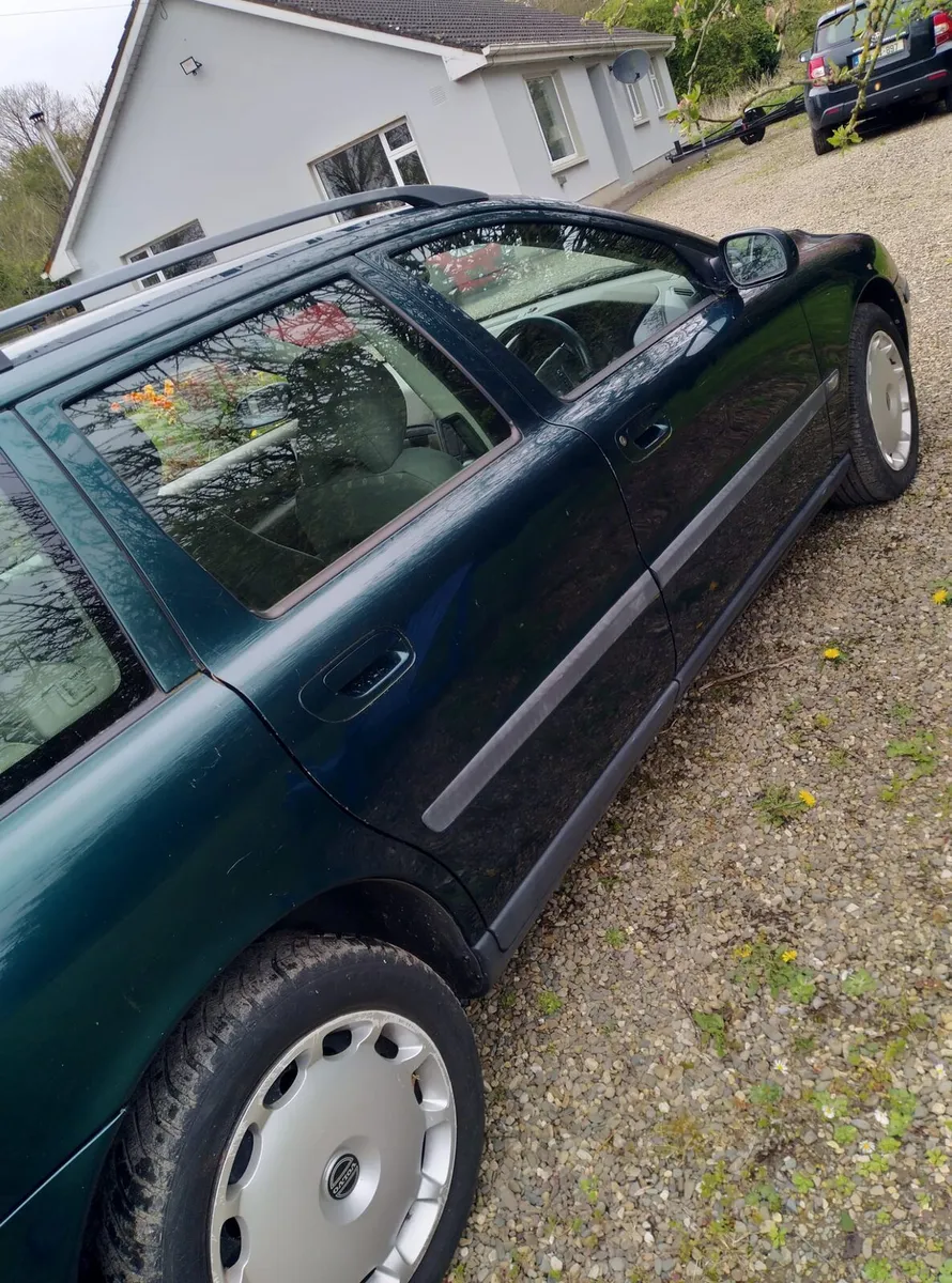 Volvo V70 2.0t - Image 3