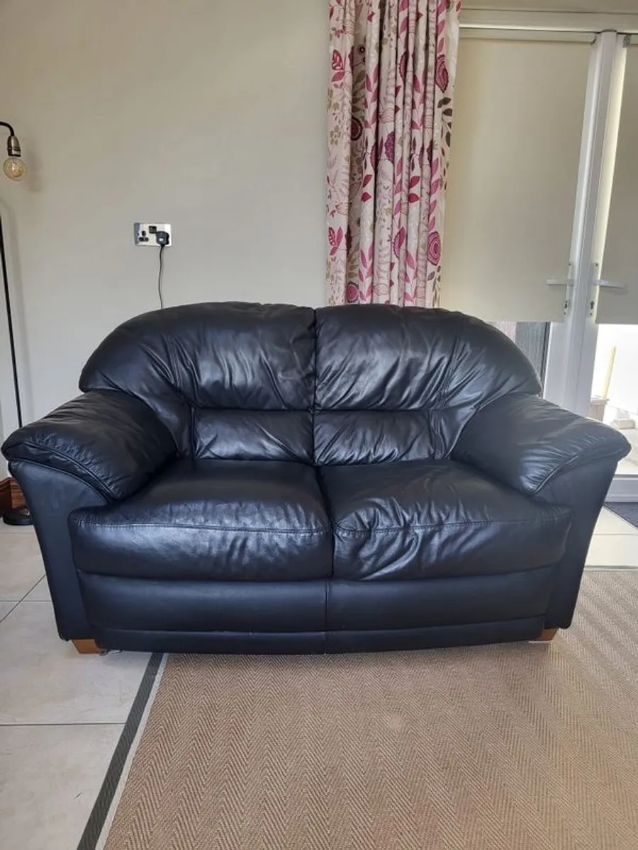 Leather sofa set - Image 2