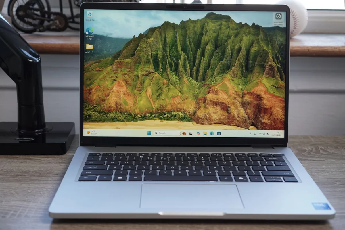 New Dell Pro 14 PC14250 | Core Ultra 5 235U | 16GB - Image 1