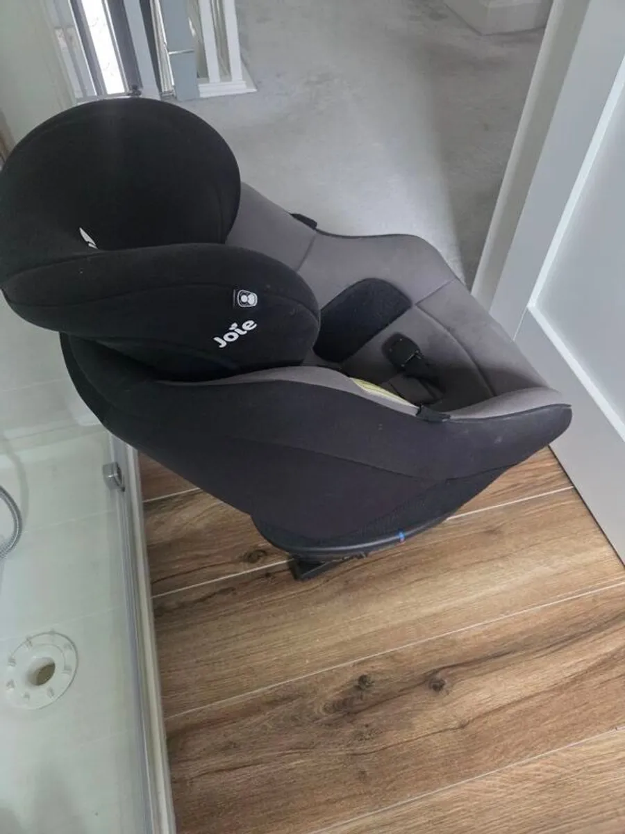 Joie 360 car seat - Image 2