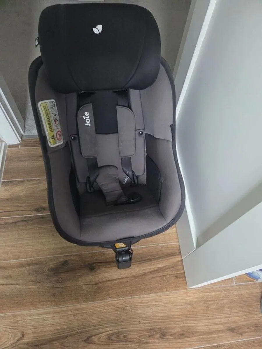 Joie 360 car seat - Image 3