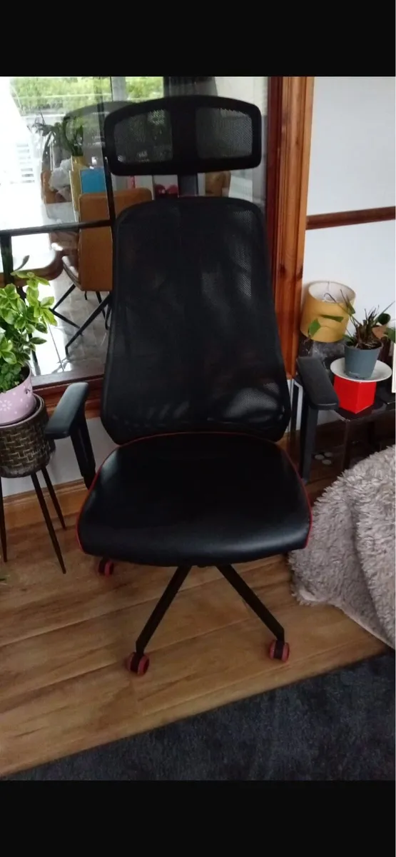 Gaming set up - Image 1