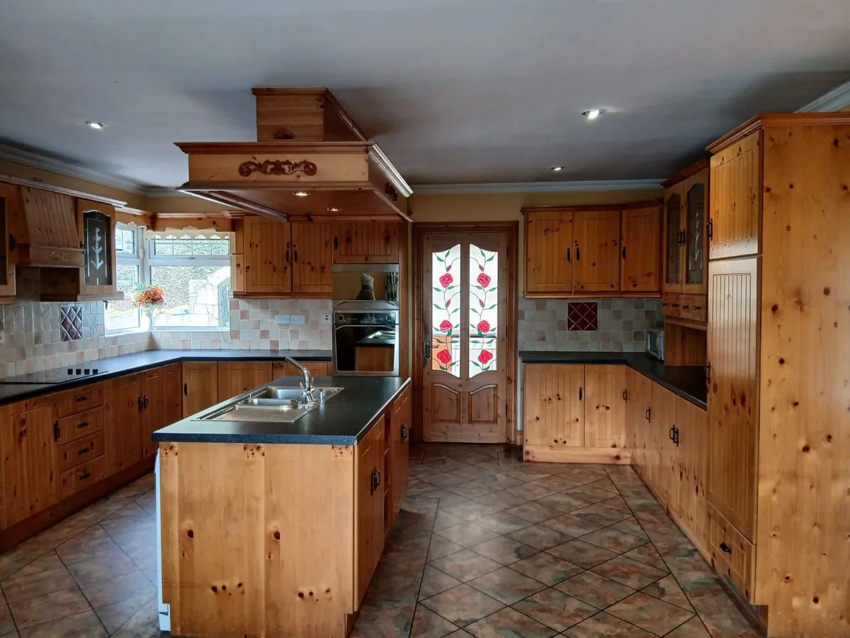 Fitted Kitchen (Complete with appliances) - Image 4