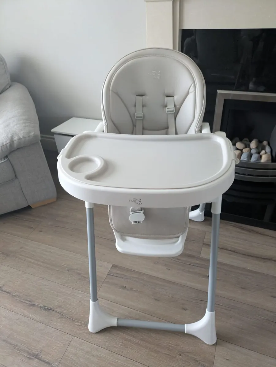 Baby high chair - Image 1