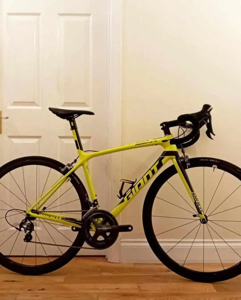 Giant TCR SL Road Bike - Image 1