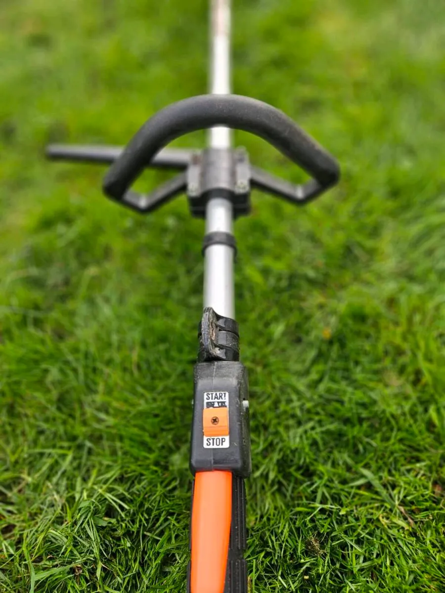 Petrol strimmer - Image 2