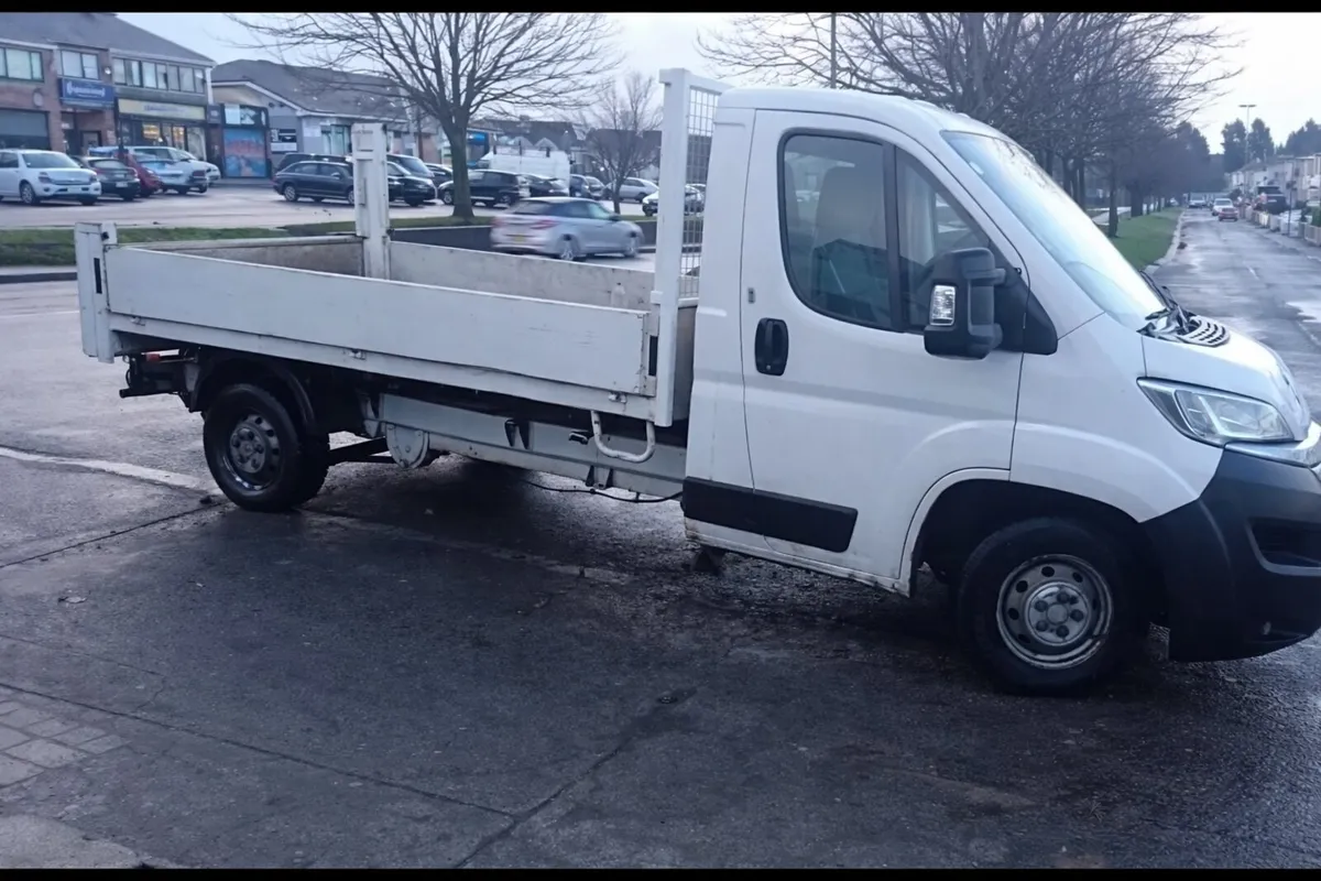 Tipped van with tail lift for sale - Image 2