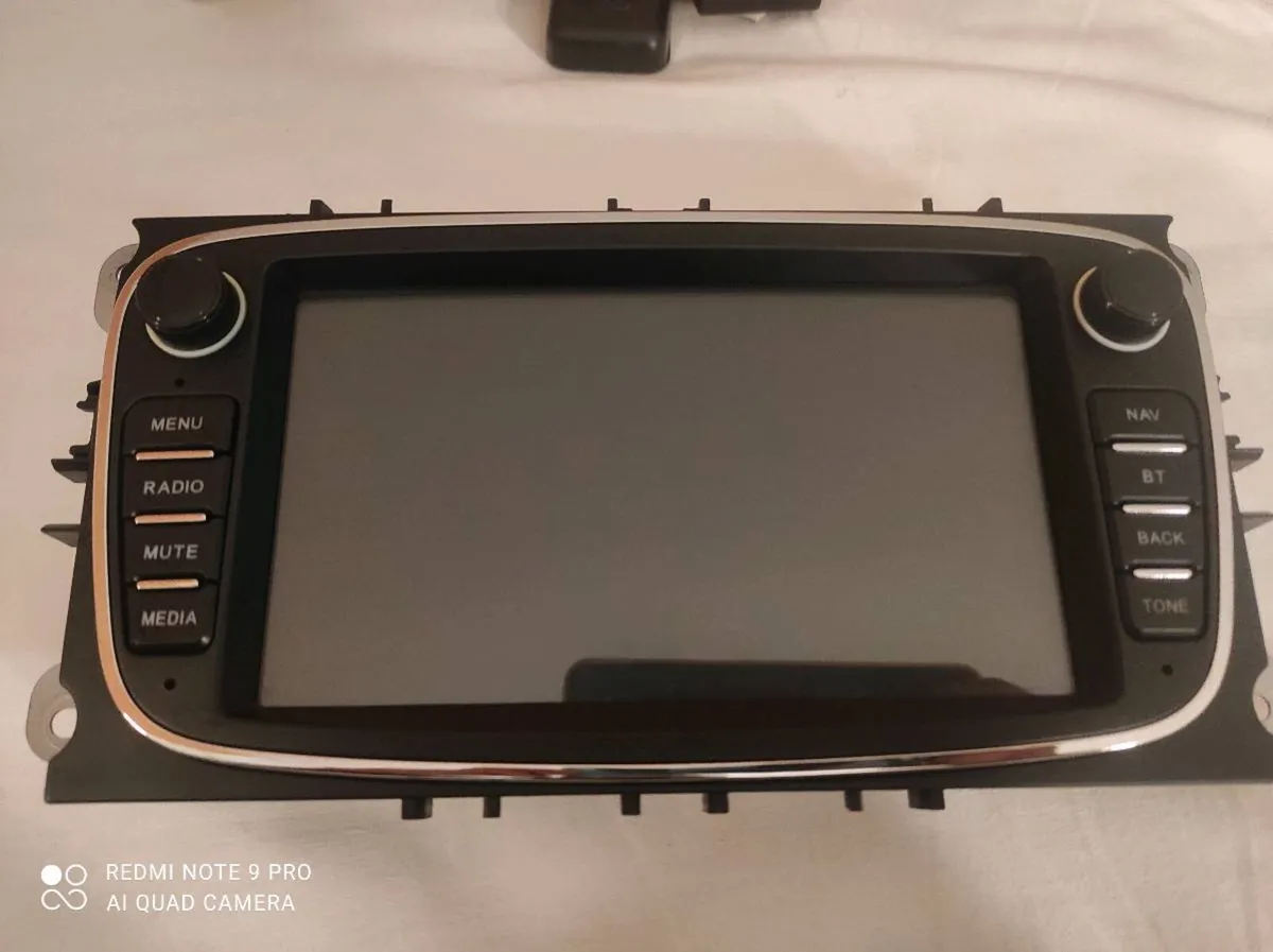 Ford Radio, touchscreen, USB, GPS. - Image 1