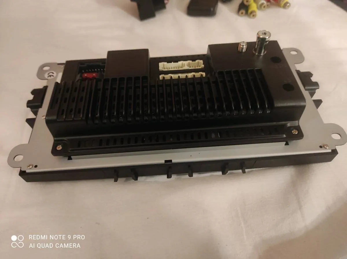 Ford Radio, touchscreen, USB, GPS. - Image 4