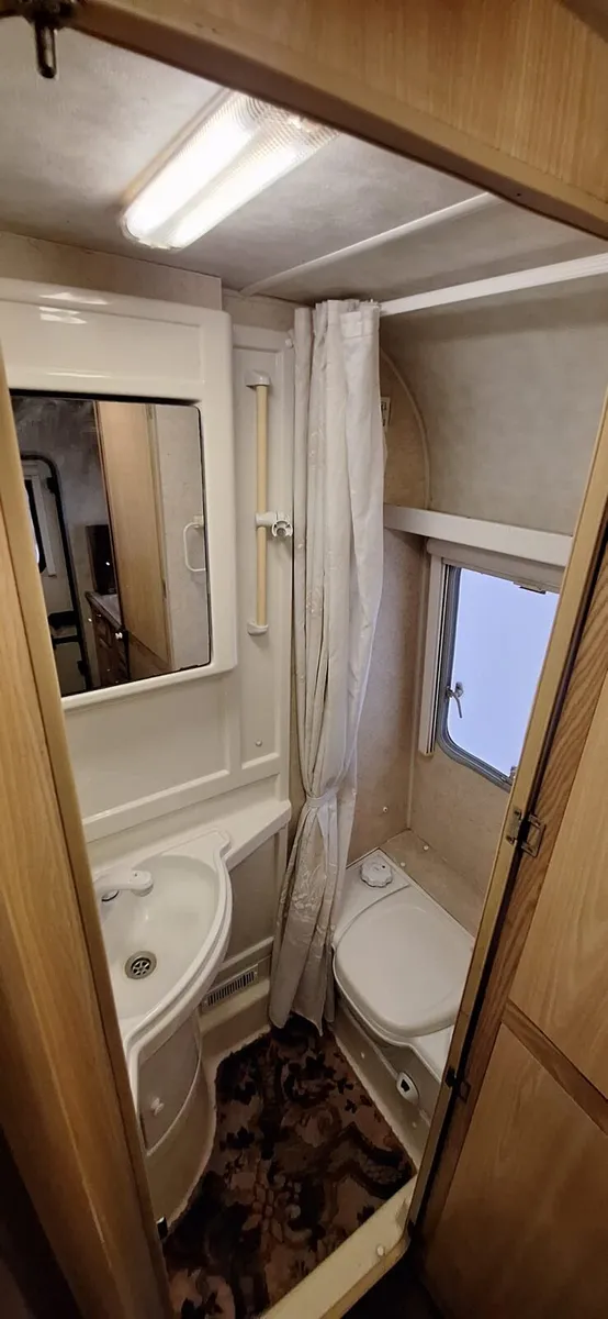 Compass Drifter Campervan - Image 4