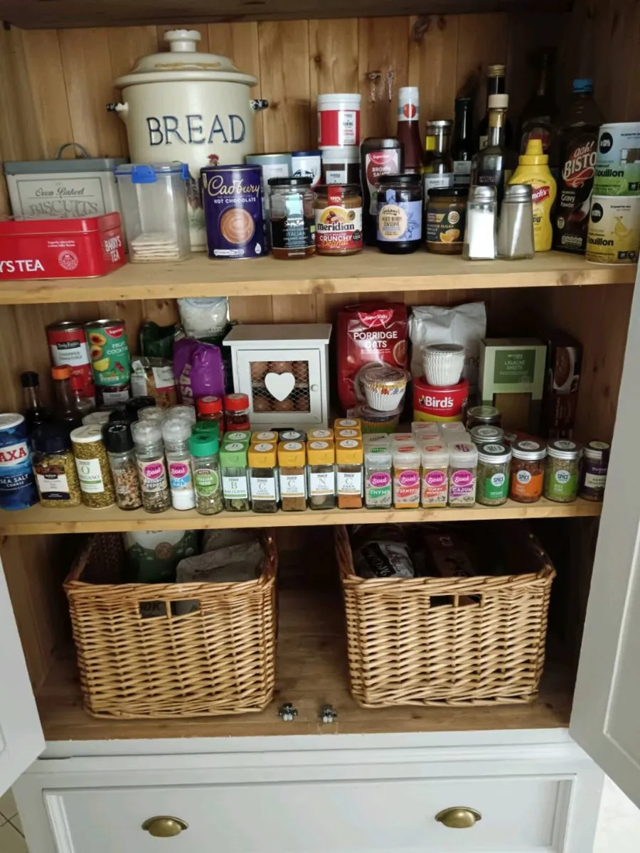 Kitchen larder - Image 3