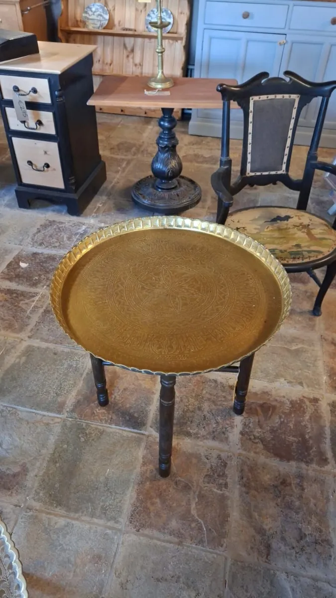 Vintage middle Eastern brass tray table - Image 3