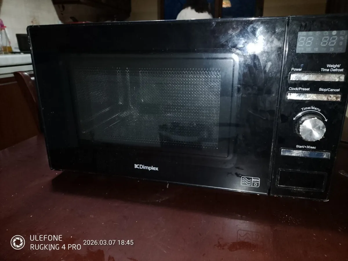 Dimplex 800W Digital Microwave – Clean & Working - Image 1