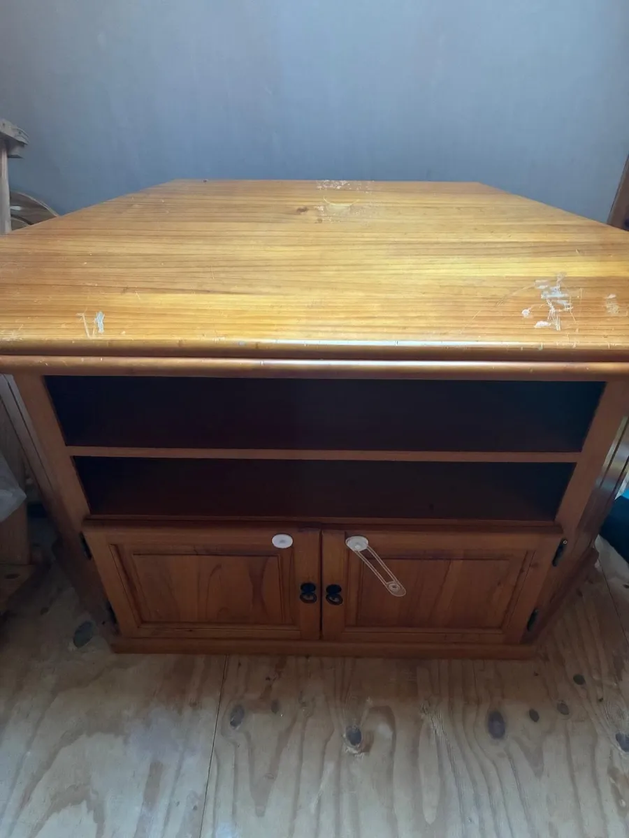 Solid wood TV unit - Image 1