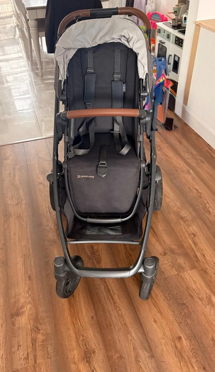 UppaBaby Vista v2 Travel System - Image 1