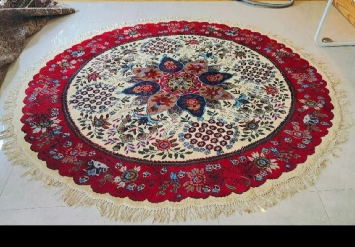 Stunningly Extra Large 2.7m/ 9ft Oriental Rug - Image 2