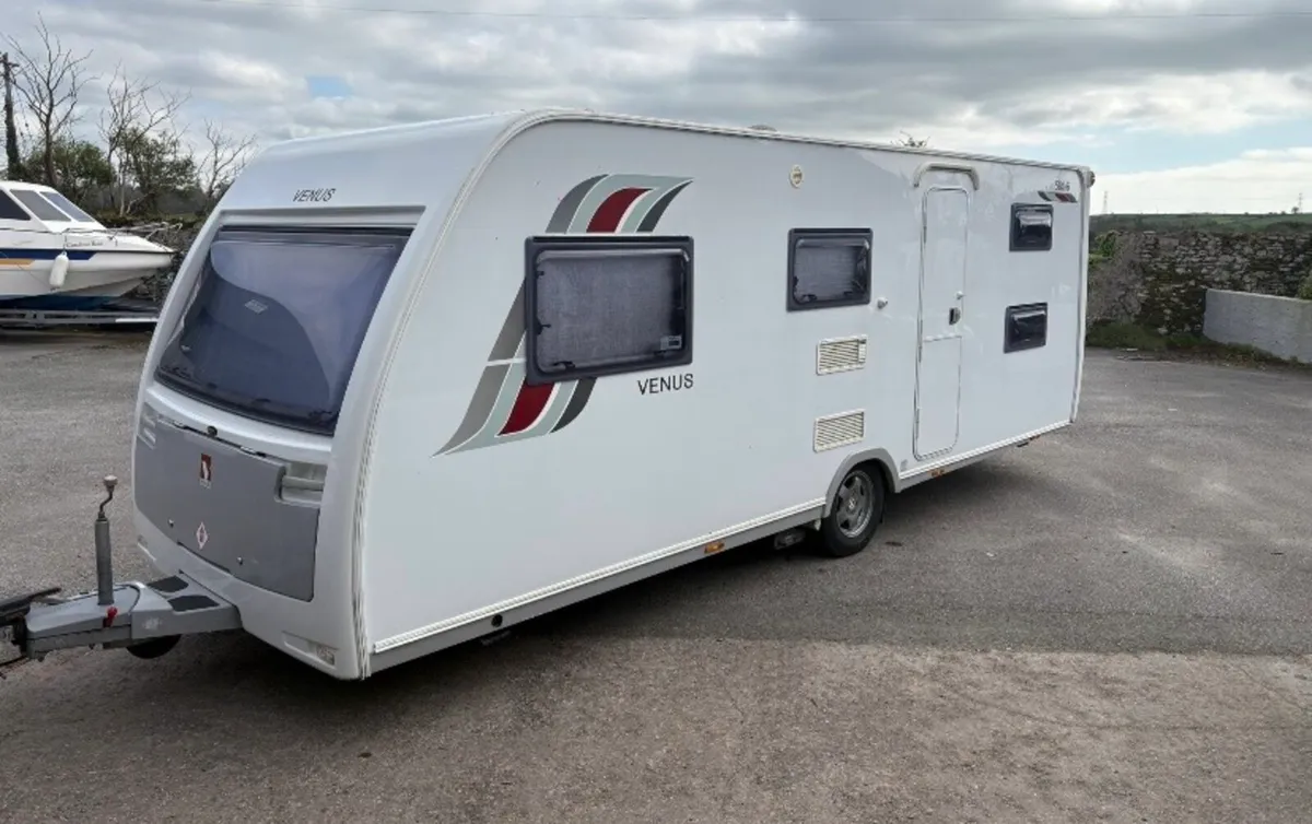 2016 LUNAR VENUES 6/7 BERTH - Image 1