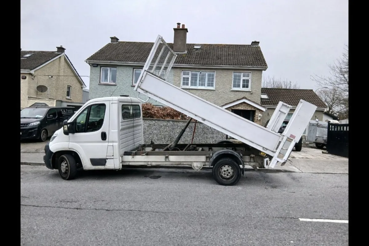 Tipped van with tail lift for sale - Image 3