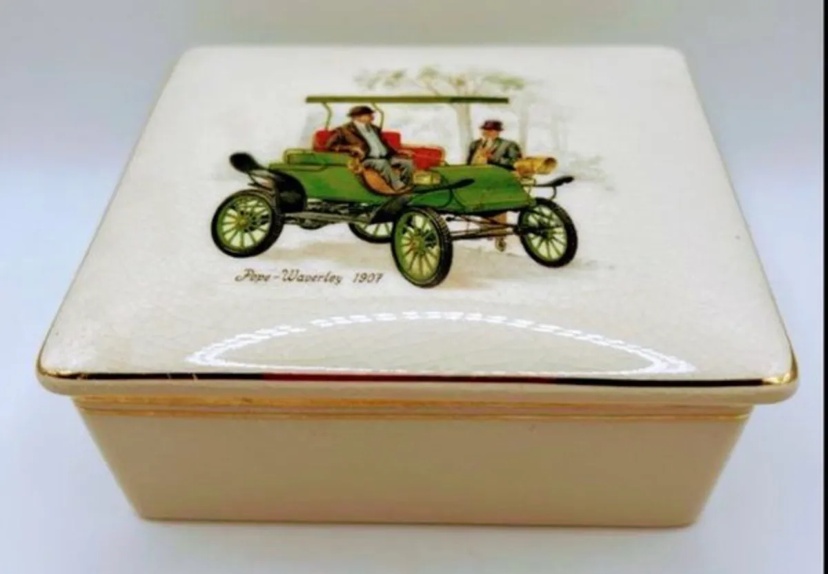 Vintage Sandiland Pin Dishes - Image 2