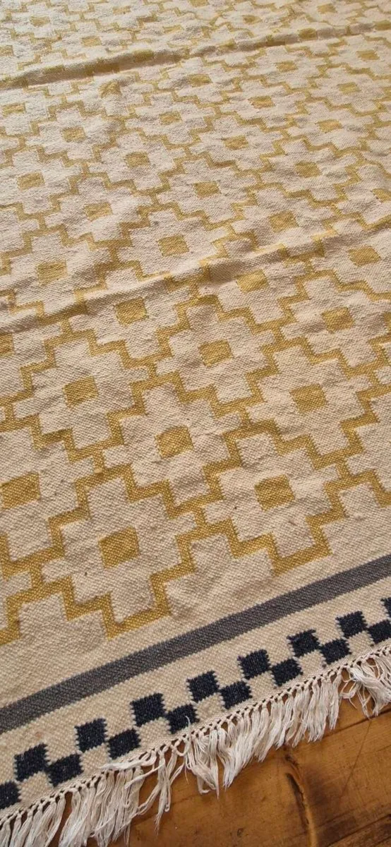 Large Rug - Image 3
