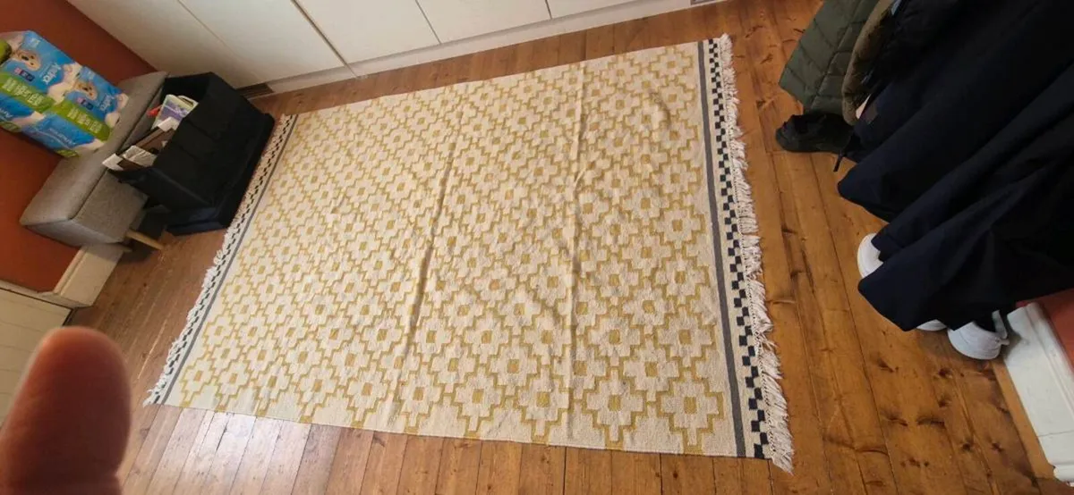 Large Rug - Image 1