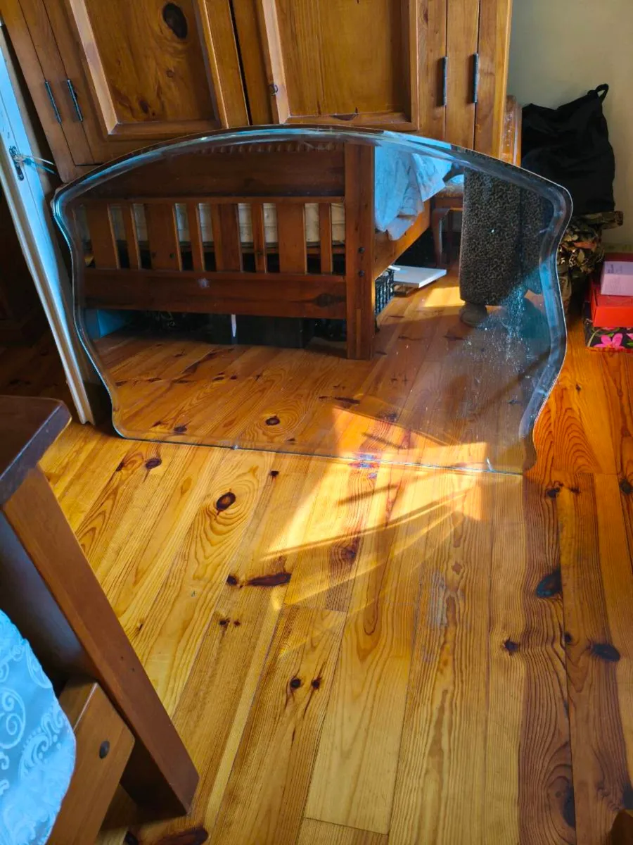 2 beautiful new mirrors,2 for 150 - Image 1