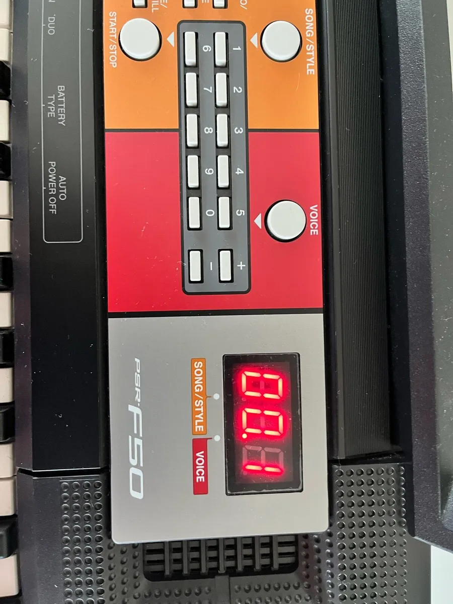 Yamaha Keyboard - Image 3