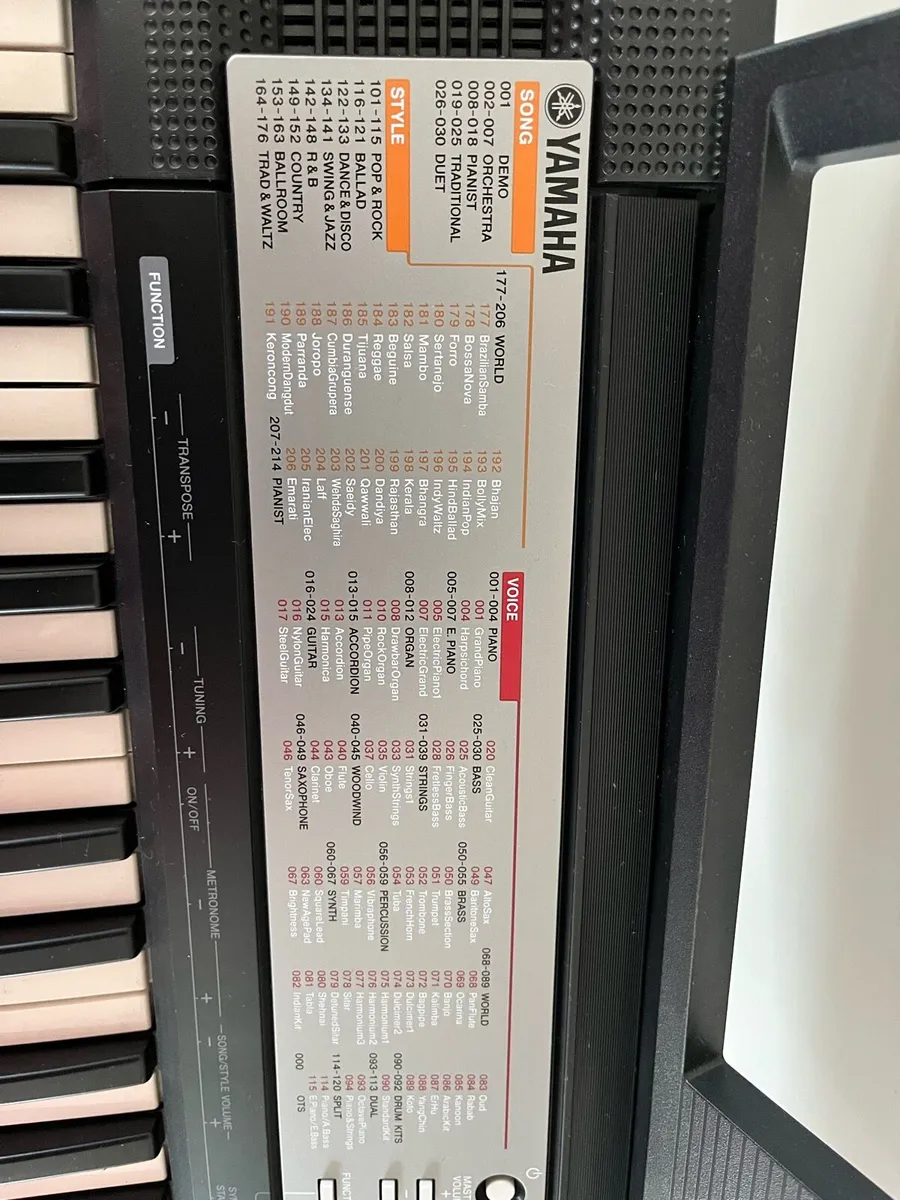 Yamaha Keyboard - Image 4