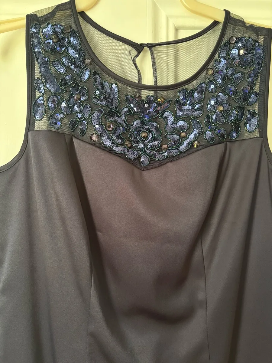 Ladies dress - Image 3