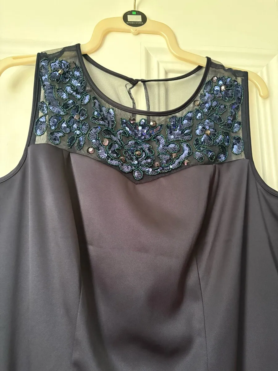 Ladies dress - Image 4