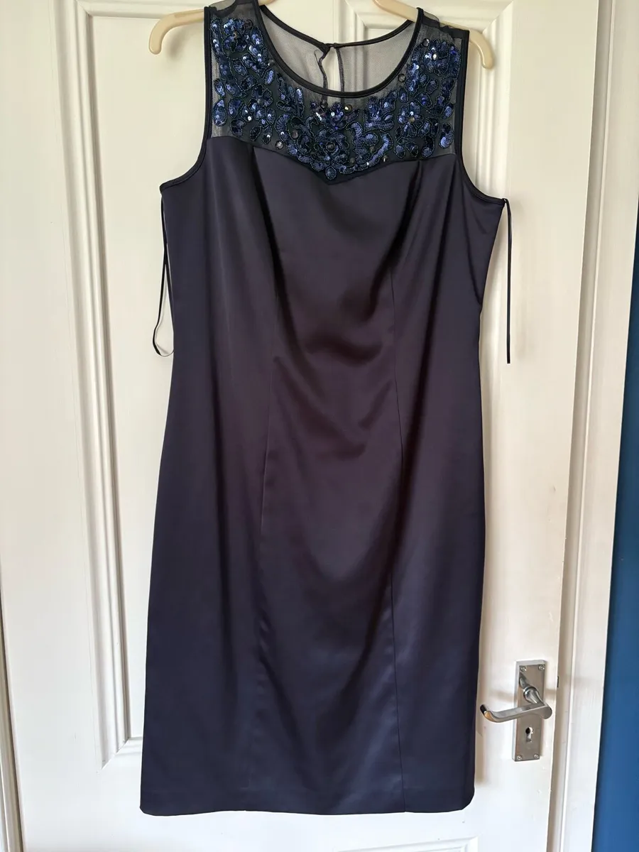 Ladies dress - Image 1