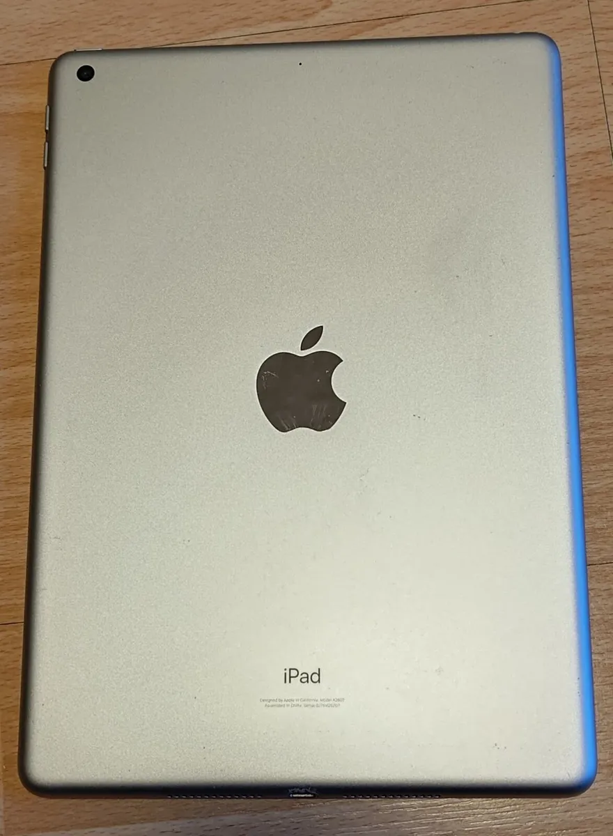 Apple iPad (9th Generation) - Image 3