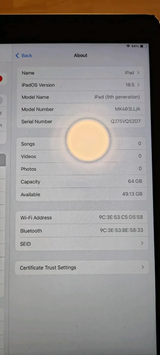 Apple iPad (9th Generation) - Image 2