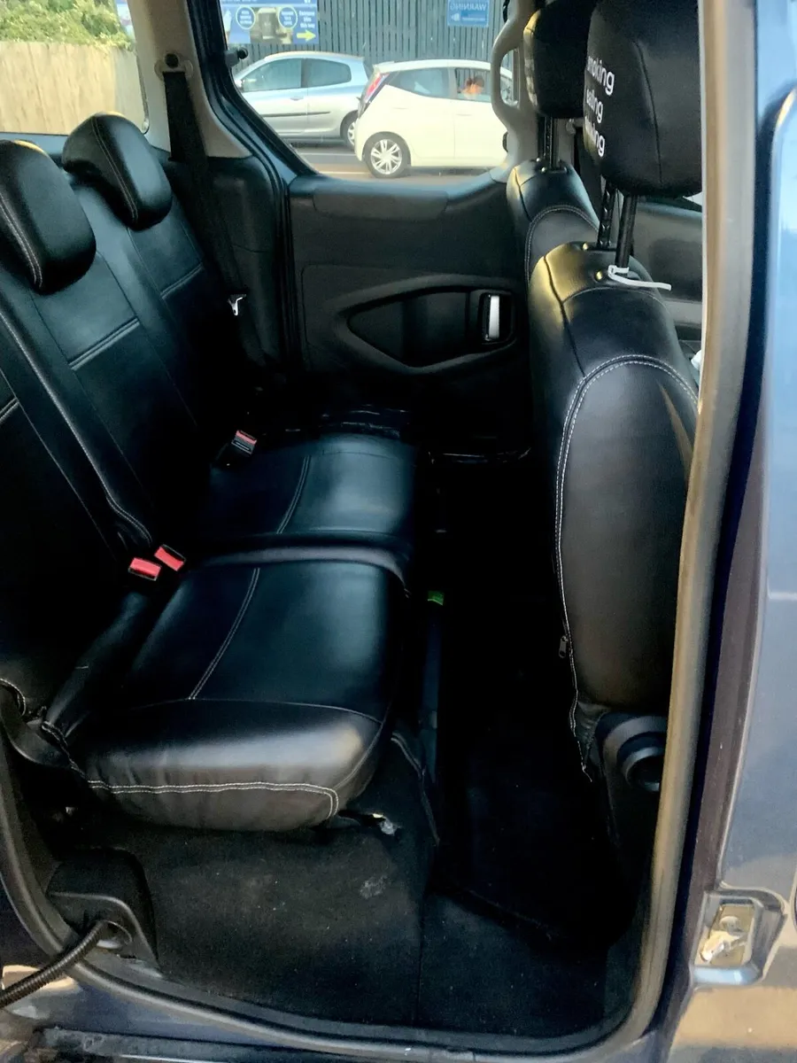 taxi to rent - Image 4