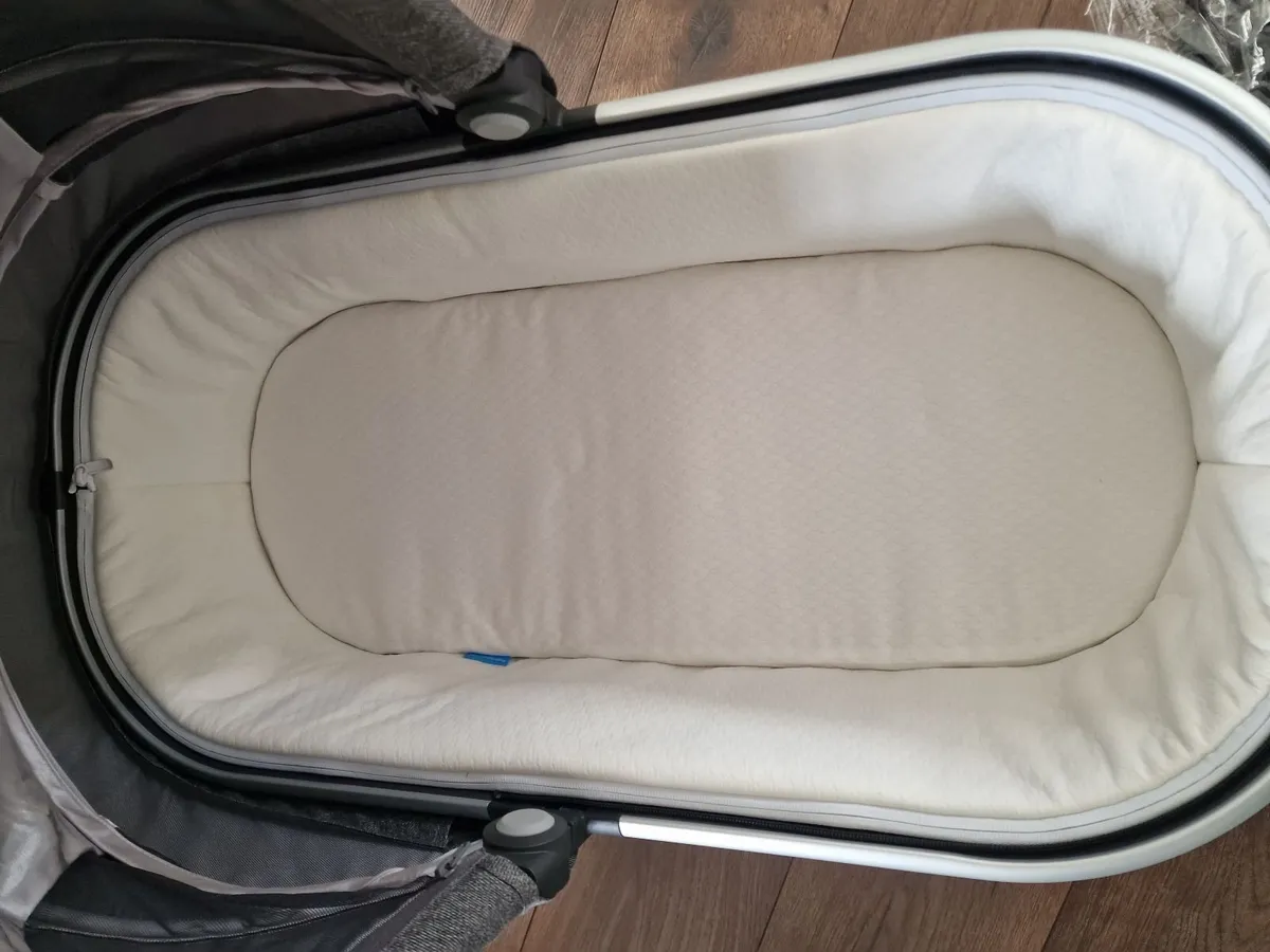 UPPAbaby Vista + Accessories - Image 4