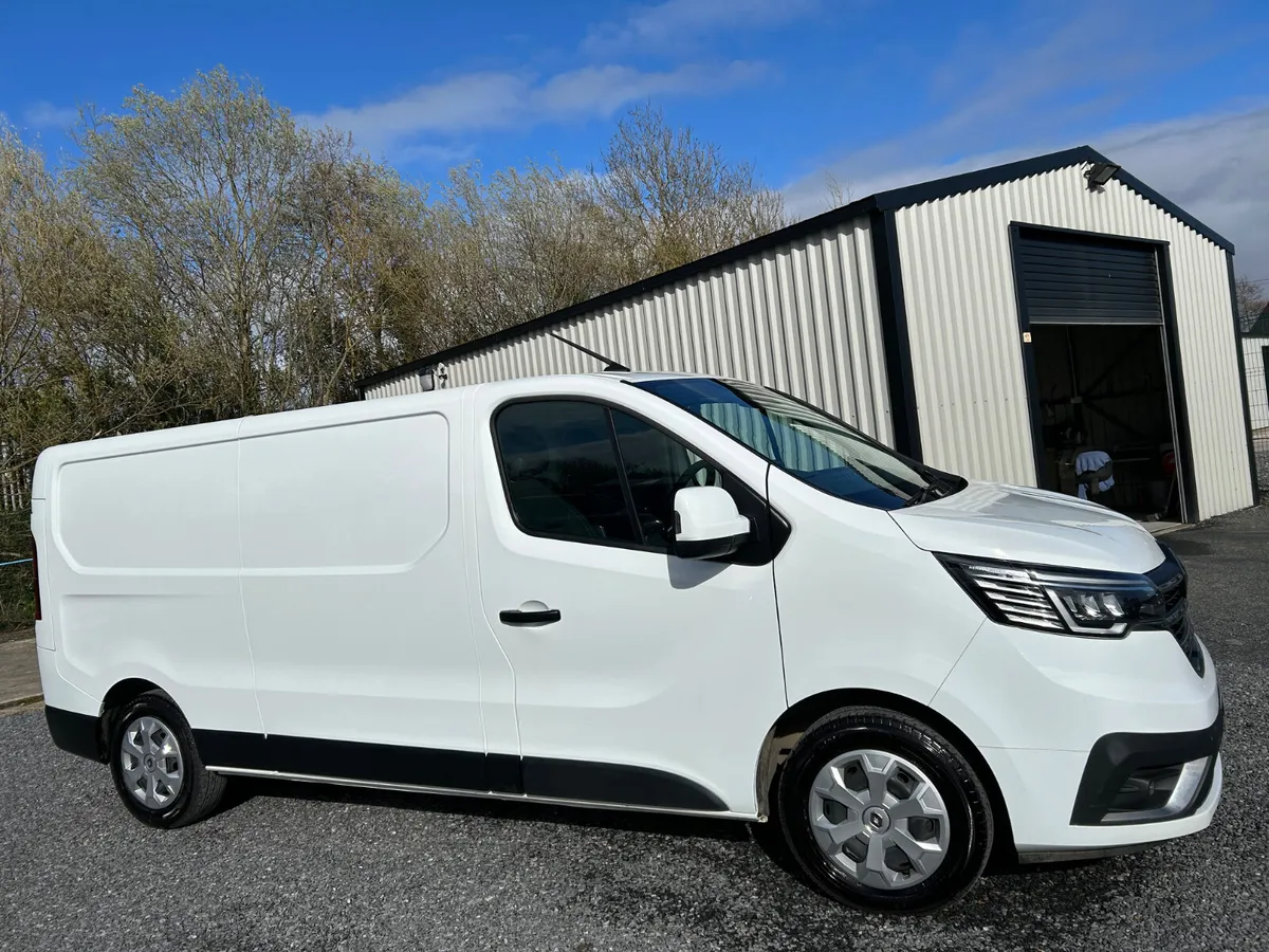 RENAULT TRAFFIC SPORT 2.0DCI LWB NO VAT - Image 2