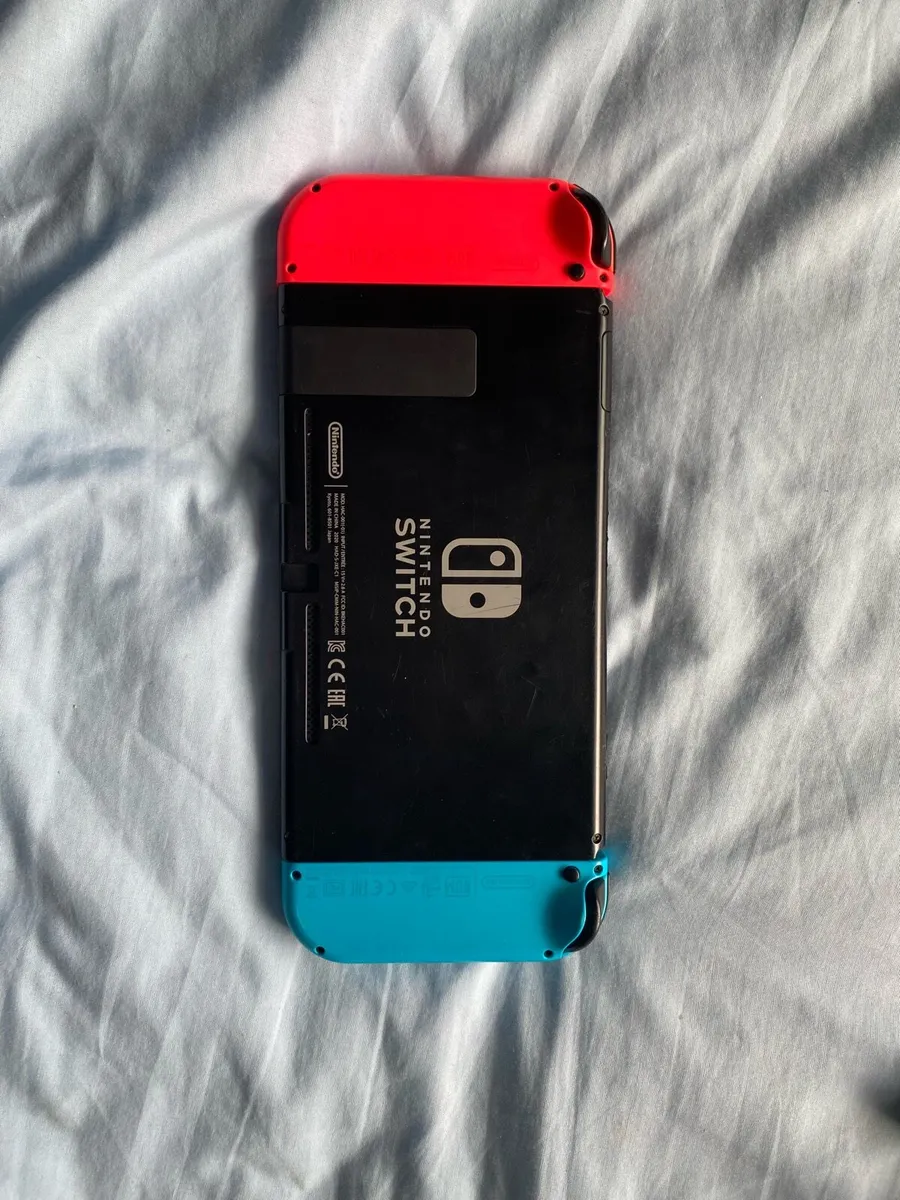 Nintendo Switch - Image 4