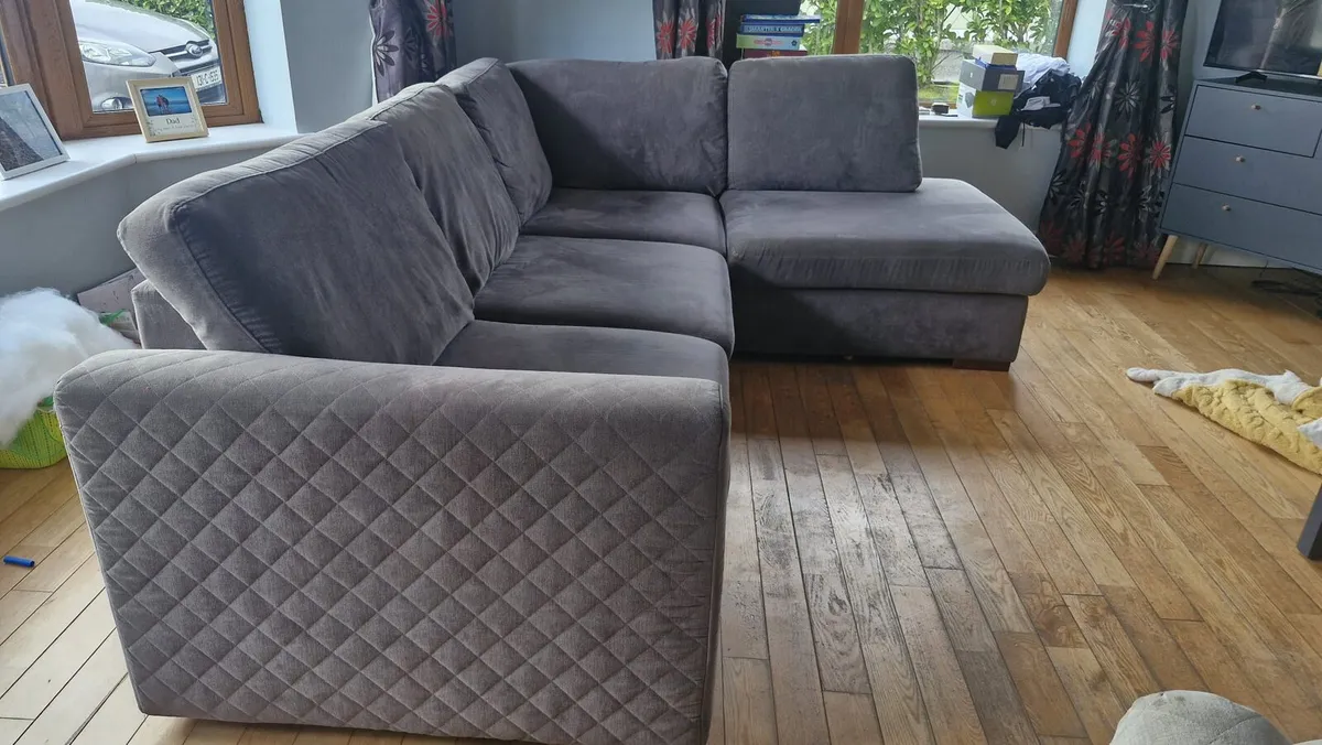 Sofa /Couch - Image 1