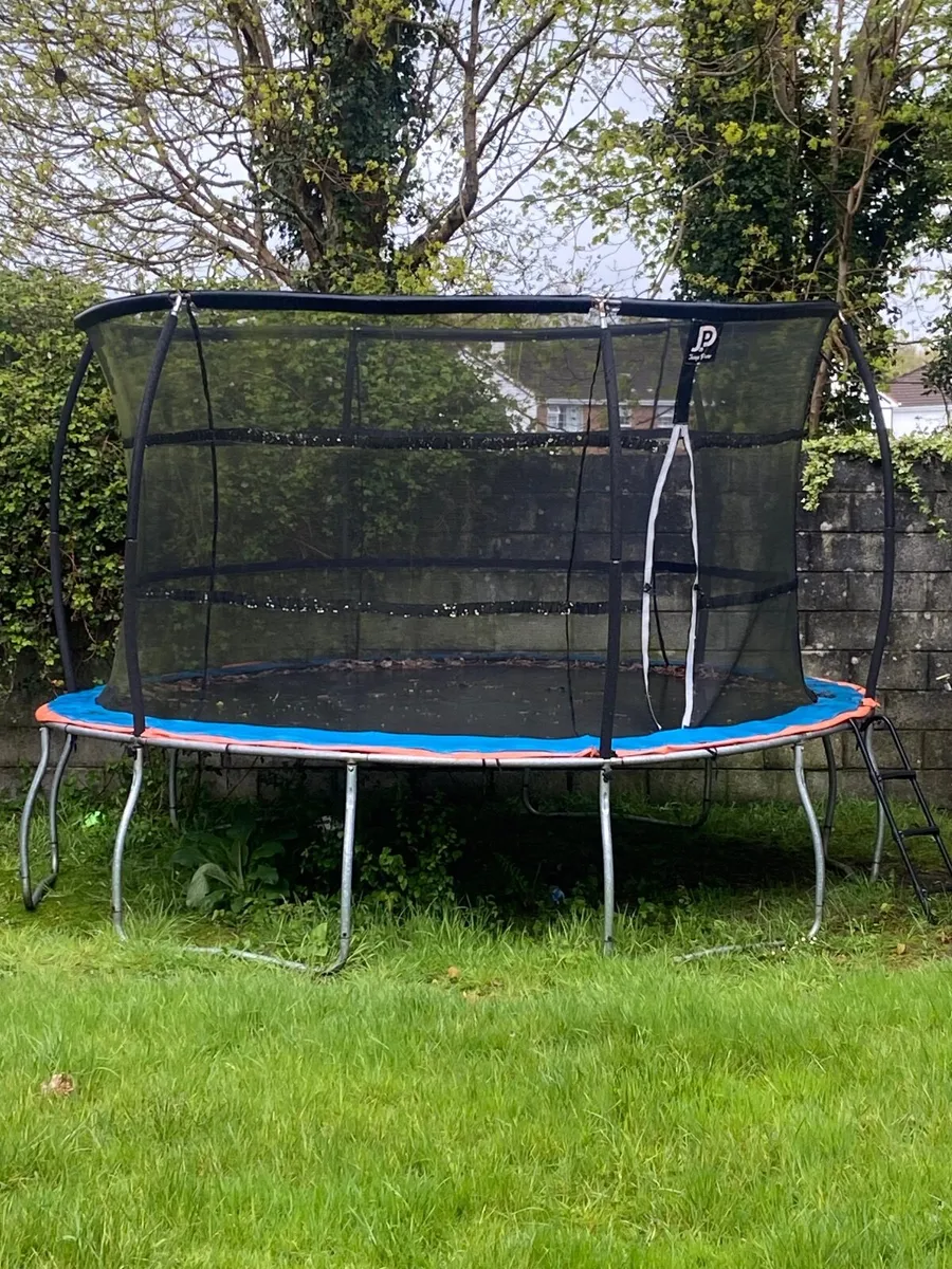 Trampoline