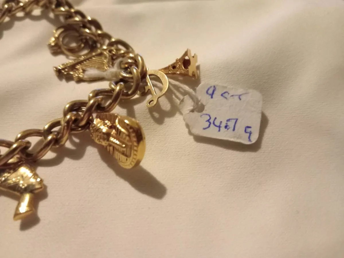 9ct charm bracelet - Image 2