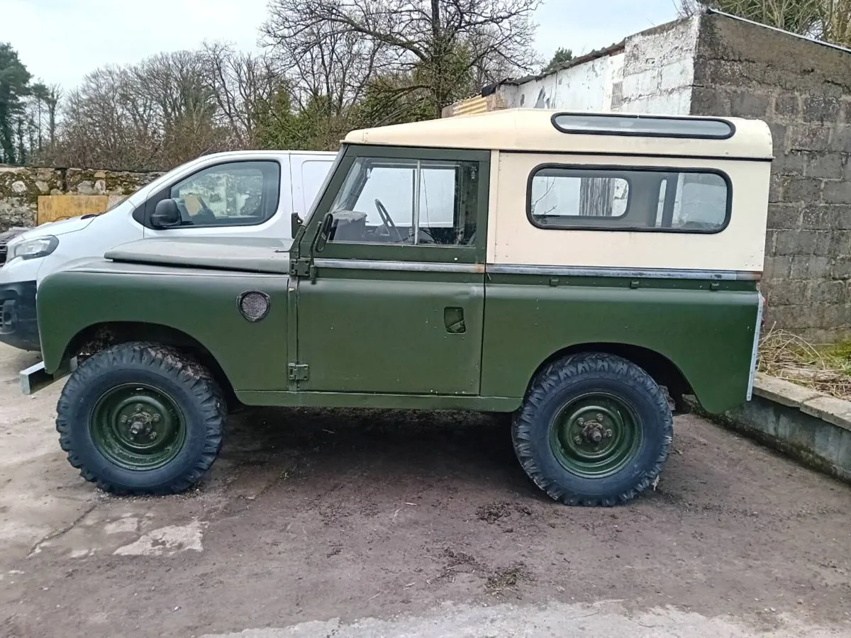 Land rover - Image 2