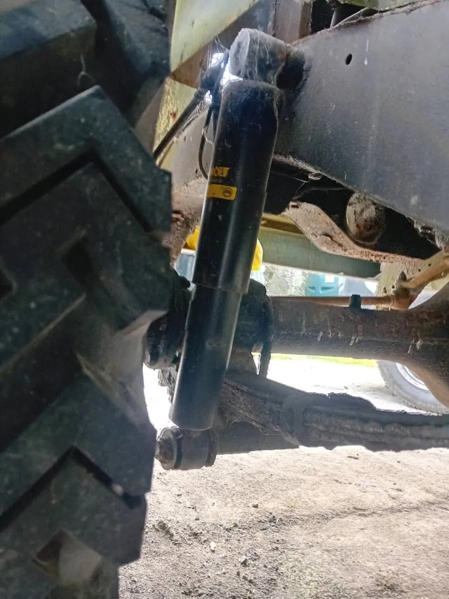 Land rover - Image 4