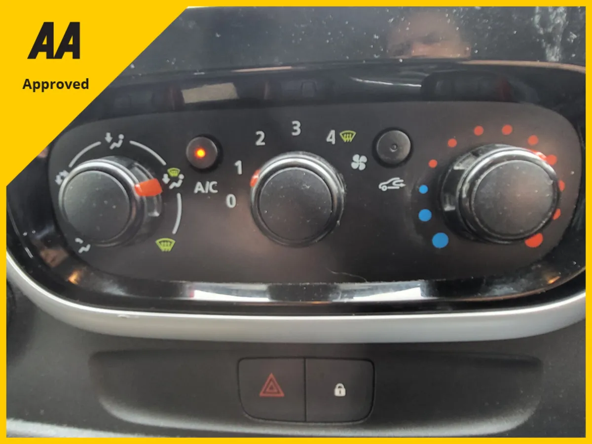 Renault Trafic LL29 ENERGY DCI 145 SPORT 3DR - Image 2