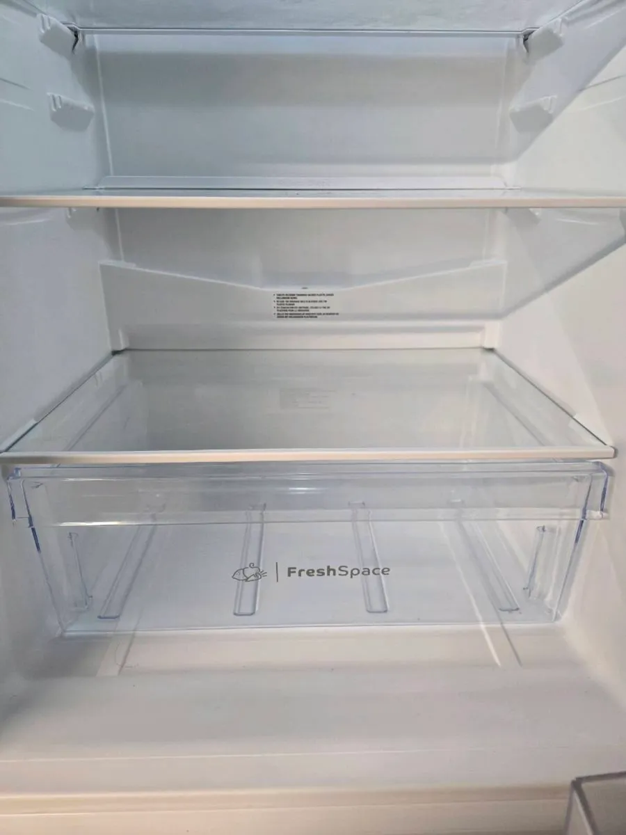 Indesit fridge freezer - Image 3