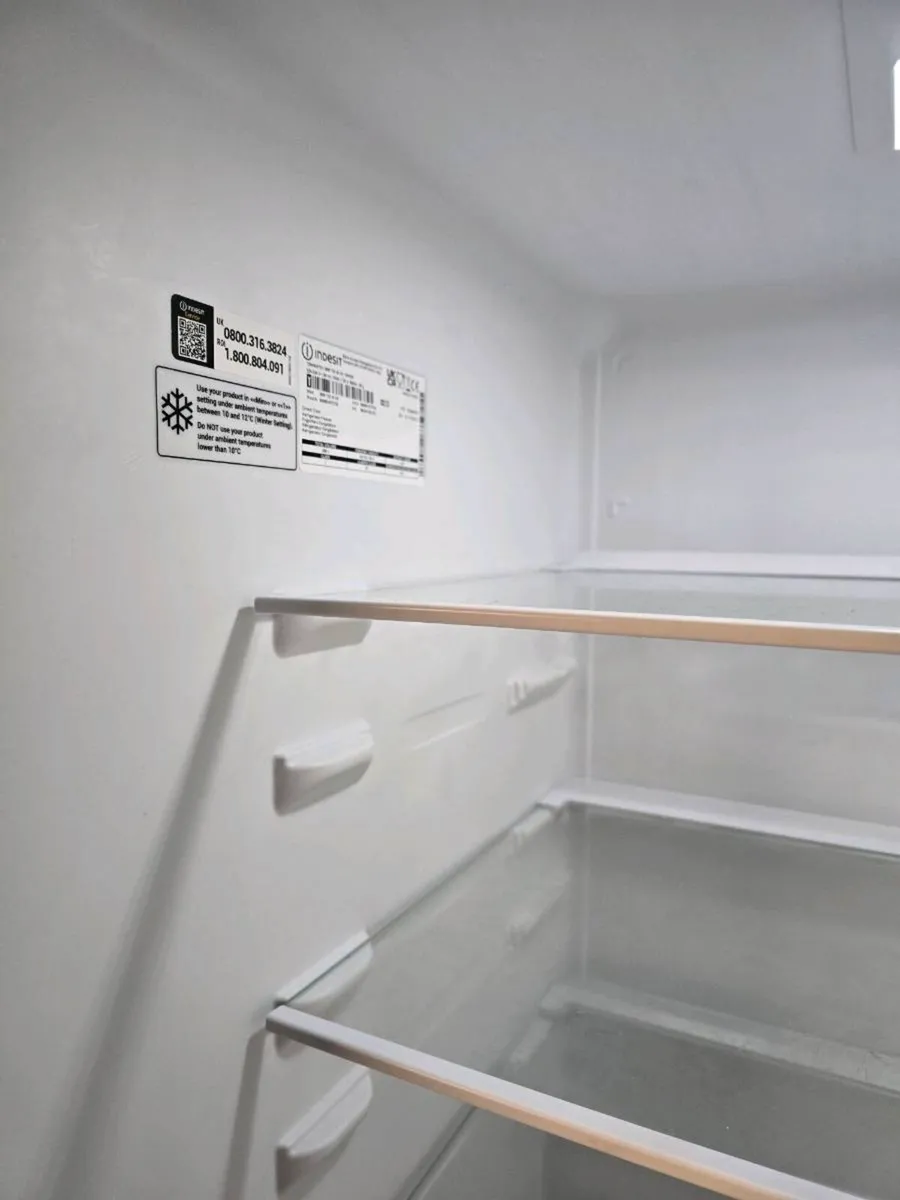 Indesit fridge freezer - Image 4
